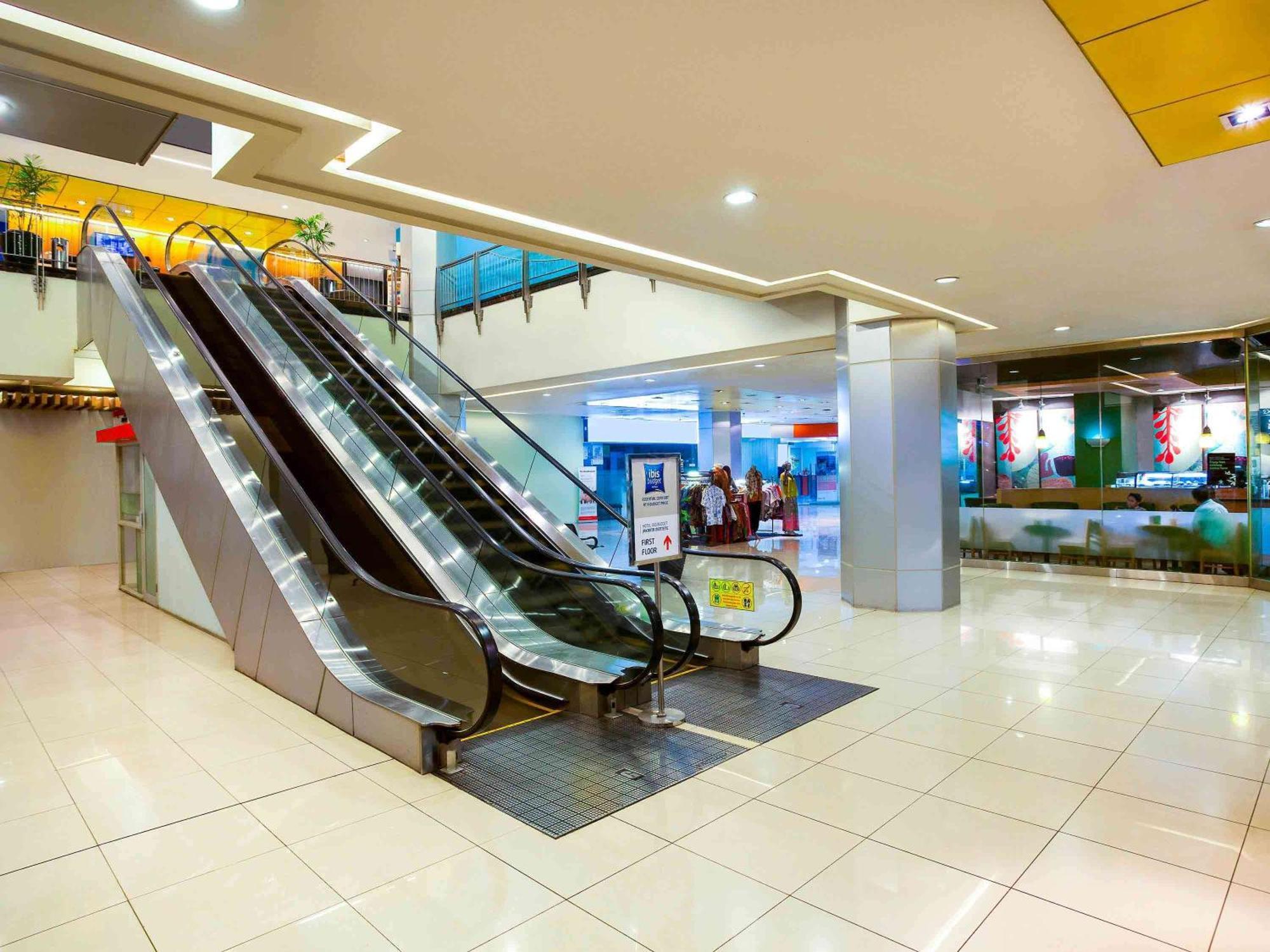 Ibis Budget Jakarta Menteng Екстериор снимка